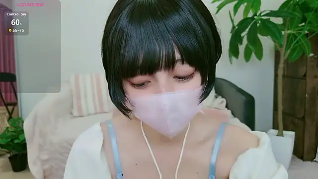 Snapshot of cohaku_329 chatting on 09/17/25, 10:39 cohaku 329 online show from 09/17/25, 10:39