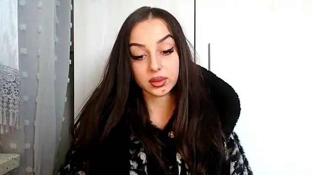 Snapshot of courtneyPerfect chatting on 04/11/26, 07:45 courtneyPerfect online show from 04/11/26, 07:45