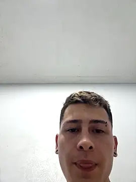 Snapshot of Comepussys chatting on 04/28/26, 10:15 Comepussys online show from 04/28/26, 10:15