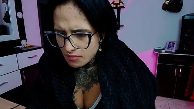 Snapshot of TinnaDawsom chatting on 01/22/25, 05:16 TinnaDawsom online show from 01/22/25, 05:16