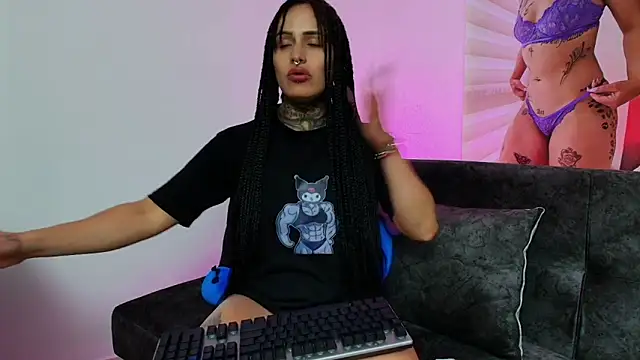 Snapshot of TinnaDawsom chatting on 02/11/25, 12:17 TinnaDawsom online show from 02/11/25, 12:17