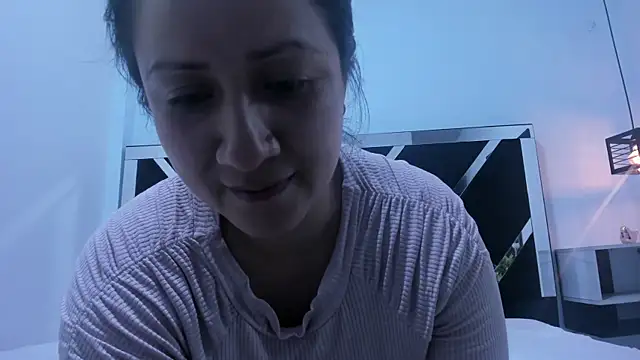 Snapshot of Ambber_moon chatting on 02/06/25, 03:59 Ambber moon online show from 02/06/25, 03:59