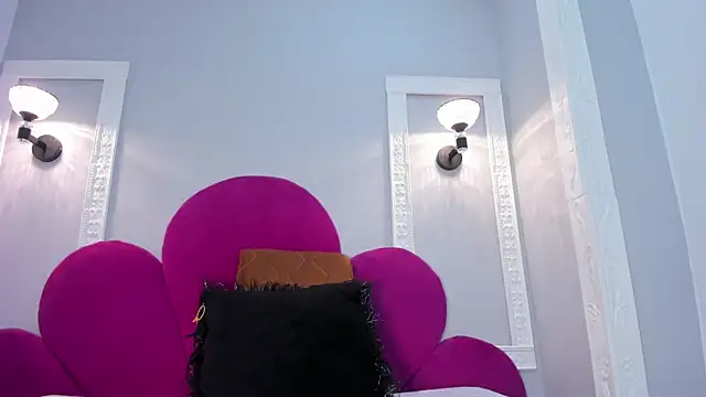 Snapshot of Ambber_moon chatting on 03/19/25, 09:49 Ambber moon online show from 03/19/25, 09:49