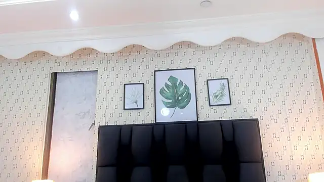 Snapshot of MirandaRossi chatting on 02/04/25, 03:00 MirandaRossi online show from 02/04/25, 03:00