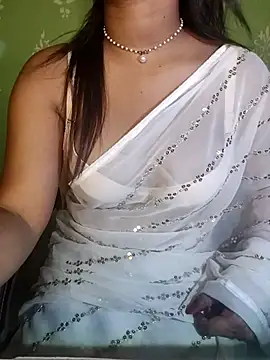 QueenOfHeart 07 online show from 10/18/25, 06:52