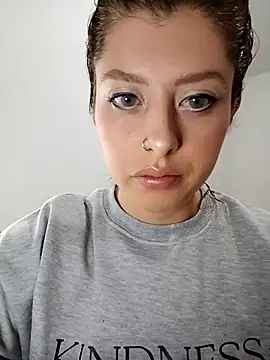 Snapshot of nix_white chatting on 02/16/25, 01:03 nix white online show from 02/16/25, 01:03