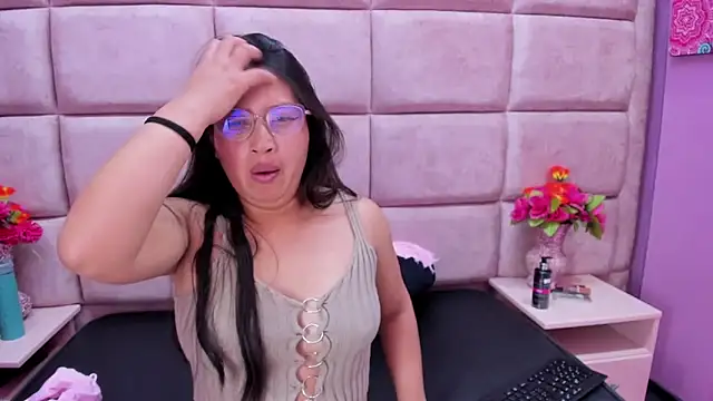 Miaa Smiith  online show from 03/19/25, 05:52