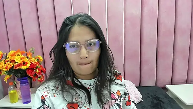 Miaa Smiith  online show from 10/24/25, 03:14