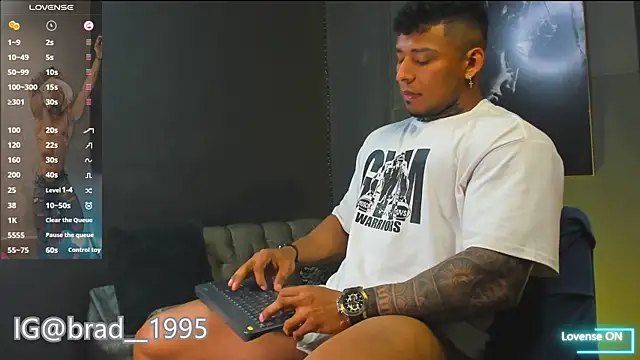 Snapshot of bradley_smith chatting on 05/08/26, 03:45 bradley smith online show from 05/08/26, 03:45