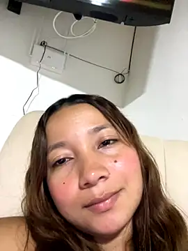 queen angelique online show from 11/12/25, 01:28