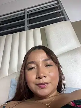 Snapshot of queen_angelique chatting on 06/07/26, 11:41 queen angelique online show from 06/07/26, 11:41