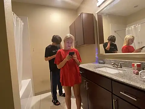 Snapshot of girlfriendmissy chatting on 12/08/24, 08:58 girlfriendmissy online show from 12/08/24, 08:58