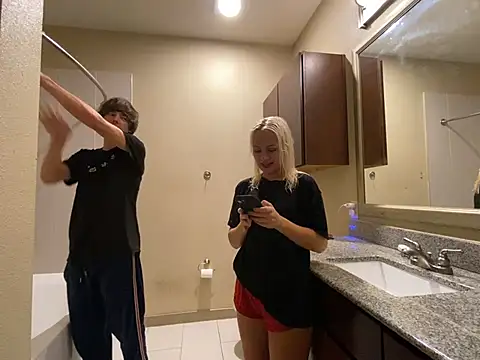 Snapshot of girlfriendmissy chatting on 12/24/24, 05:55 girlfriendmissy online show from 12/24/24, 05:55