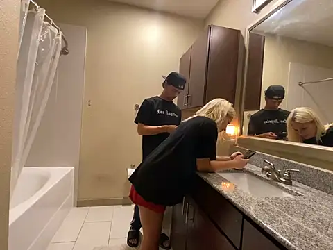 Snapshot of girlfriendmissy chatting on 12/29/24, 12:41 girlfriendmissy online show from 12/29/24, 12:41