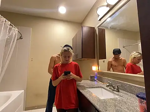 Snapshot of girlfriendmissy chatting on 01/07/25, 07:06 girlfriendmissy online show from 01/07/25, 07:06