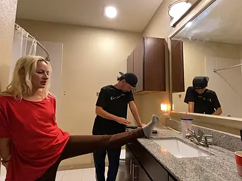 Snapshot of girlfriendmissy chatting on 01/07/25, 10:08 girlfriendmissy online show from 01/07/25, 10:08