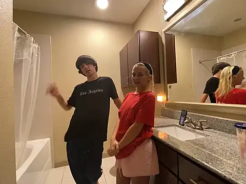 Snapshot of girlfriendmissy chatting on 02/01/25, 12:51 girlfriendmissy online show from 02/01/25, 12:51