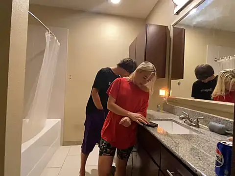 Snapshot of girlfriendmissy chatting on 02/20/25, 12:41 girlfriendmissy online show from 02/20/25, 12:41