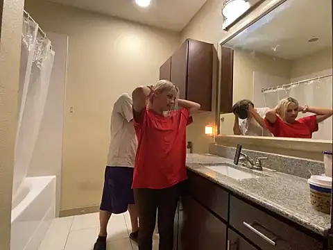 Snapshot of girlfriendmissy chatting on 02/21/25, 10:59 girlfriendmissy online show from 02/21/25, 10:59