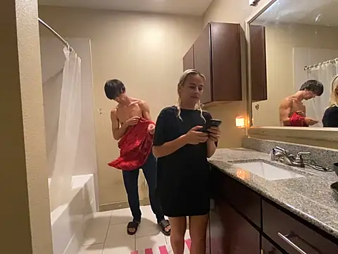 Snapshot of girlfriendmissy chatting on 03/02/25, 02:41 girlfriendmissy online show from 03/02/25, 02:41