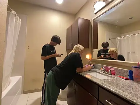 Snapshot of girlfriendmissy chatting on 03/11/25, 11:48 girlfriendmissy online show from 03/11/25, 11:48