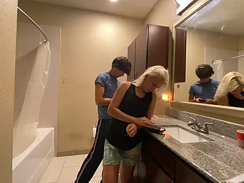 Snapshot of girlfriendmissy chatting on 03/16/25, 12:45 girlfriendmissy online show from 03/16/25, 12:45