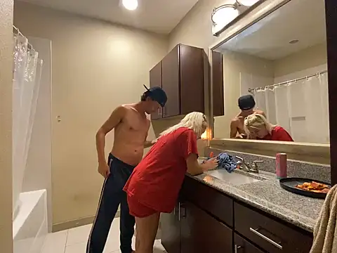 Snapshot of girlfriendmissy chatting on 03/21/25, 10:06 girlfriendmissy online show from 03/21/25, 10:06