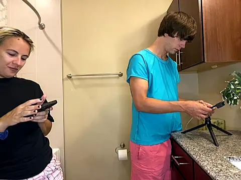 Snapshot of girlfriendmissy chatting on 09/21/25, 04:08 girlfriendmissy online show from 09/21/25, 04:08