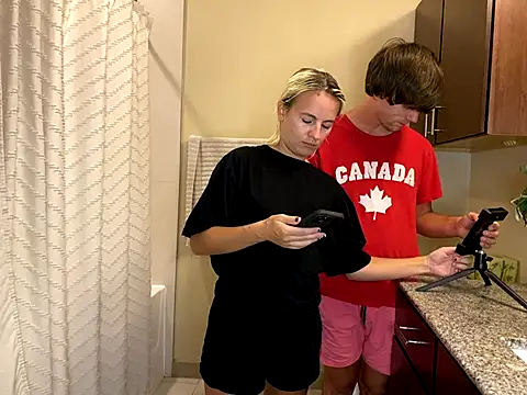 Snapshot of girlfriendmissy chatting on 09/24/25, 12:25 girlfriendmissy online show from 09/24/25, 12:25