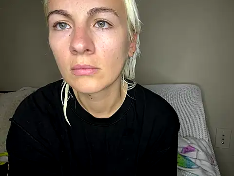 Snapshot of girlfriendmissy chatting on 10/03/25, 09:01 girlfriendmissy online show from 10/03/25, 09:01