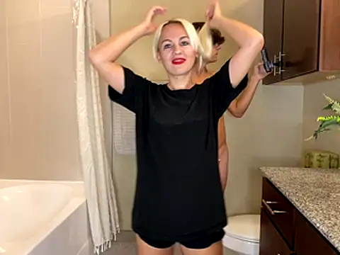 Snapshot of girlfriendmissy chatting on 12/13/25, 11:54 girlfriendmissy online show from 12/13/25, 11:54