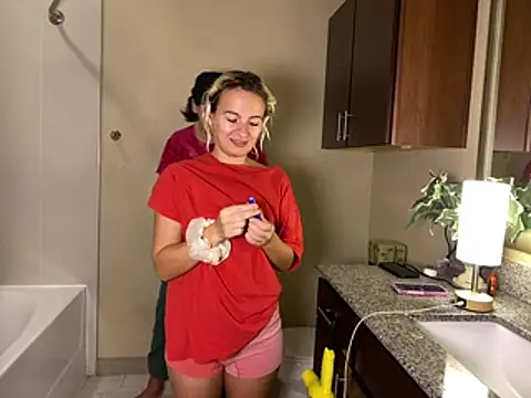 Snapshot of girlfriendmissy chatting on 03/07/26, 06:27 girlfriendmissy online show from 03/07/26, 06:27