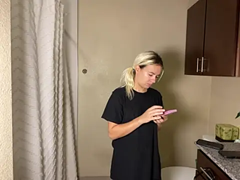 Snapshot of girlfriendmissy chatting on 03/14/26, 05:29 girlfriendmissy online show from 03/14/26, 05:29