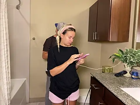 Snapshot of girlfriendmissy chatting on 03/15/26, 04:57 girlfriendmissy online show from 03/15/26, 04:57