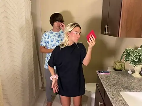 Snapshot of girlfriendmissy chatting on 03/27/26, 11:04 girlfriendmissy online show from 03/27/26, 11:04