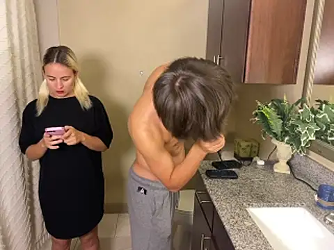 Snapshot of girlfriendmissy chatting on 03/28/26, 04:28 girlfriendmissy online show from 03/28/26, 04:28