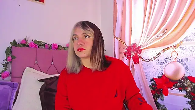 Snapshot of GilaKat chatting on 12/09/24, 11:26 GilaKat online show from 12/09/24, 11:26