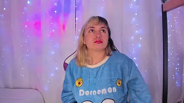 Snapshot of GilaKat chatting on 01/15/25, 08:09 GilaKat online show from 01/15/25, 08:09