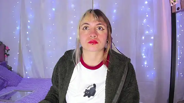 Snapshot of GilaKat chatting on 01/20/25, 11:02 GilaKat online show from 01/20/25, 11:02