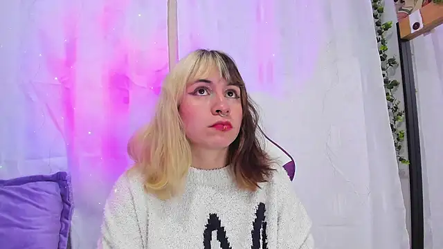 Snapshot of GilaKat chatting on 01/28/25, 06:49 GilaKat online show from 01/28/25, 06:49