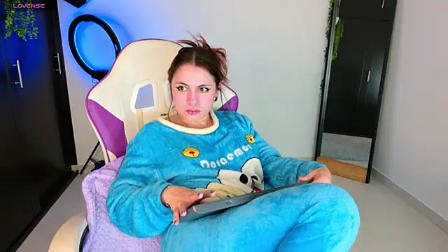 Snapshot of GilaKat chatting on 10/13/25, 05:51 GilaKat online show from 10/13/25, 05:51