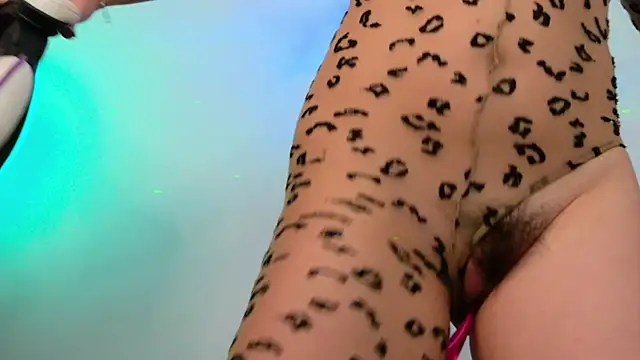 Snapshot of GilaKat chatting on 10/15/25, 04:56 GilaKat online show from 10/15/25, 04:56