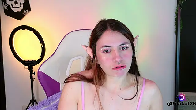 Snapshot of GilaKat chatting on 10/29/25, 05:42 GilaKat online show from 10/29/25, 05:42