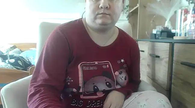 Snapshot of ReifeVenna chatting on 02/17/25, 09:03 ReifeVenna online show from 02/17/25, 09:03