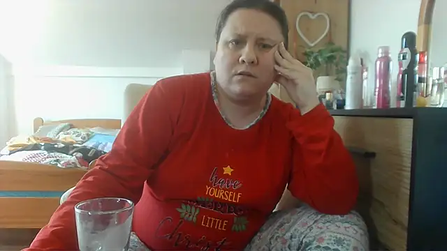 Snapshot of ReifeVenna chatting on 03/19/25, 10:44 ReifeVenna online show from 03/19/25, 10:44