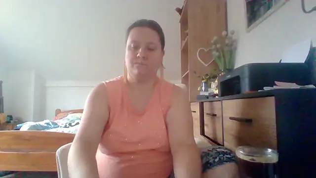 Snapshot of ReifeVenna chatting on 09/23/25, 08:39 ReifeVenna online show from 09/23/25, 08:39