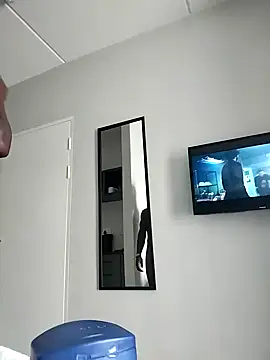 Snapshot of Chocolate_factory_man chatting on 02/02/25, 07:30 Chocolate factory man online show from 02/02/25, 07:30