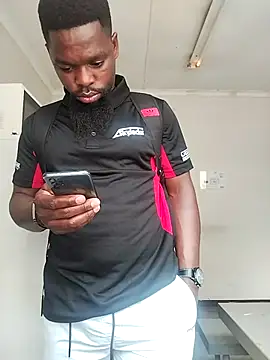 Snapshot of Chocolate_factory_man chatting on 10/17/25, 04:37 Chocolate factory man online show from 10/17/25, 04:37