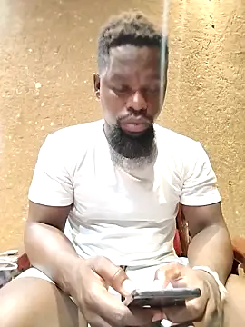 Snapshot of Chocolate_factory_man chatting on 12/17/25, 01:22 Chocolate factory man online show from 12/17/25, 01:22