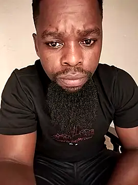 Snapshot of Chocolate_factory_man chatting on 01/11/26, 01:10 Chocolate factory man online show from 01/11/26, 01:10